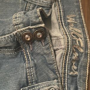 Wallflower size 13 skinny jeans